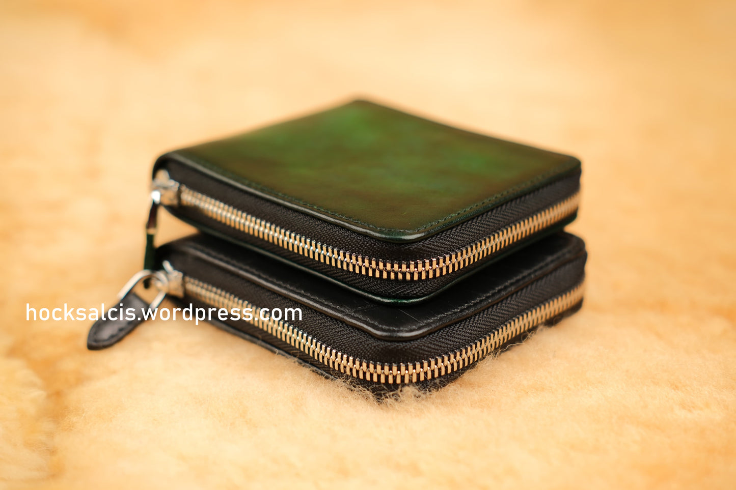 Aquila lucky green patina zipper wallet