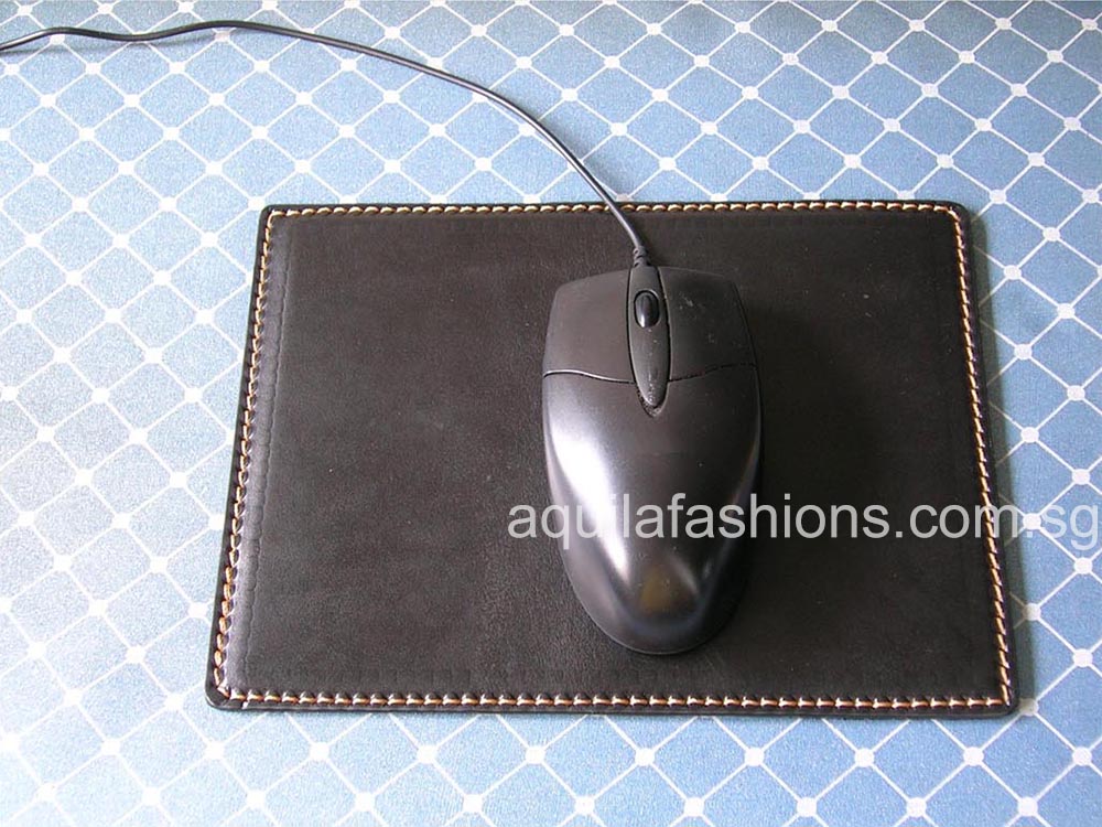 Aquila Black Leather Mousepad