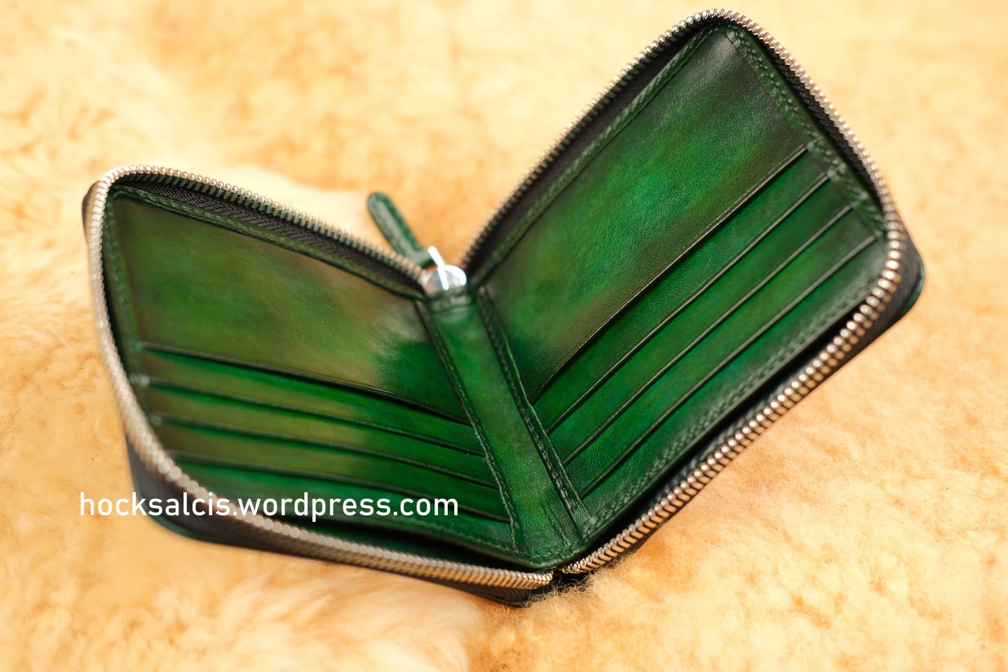 Aquila lucky green patina zipper wallet