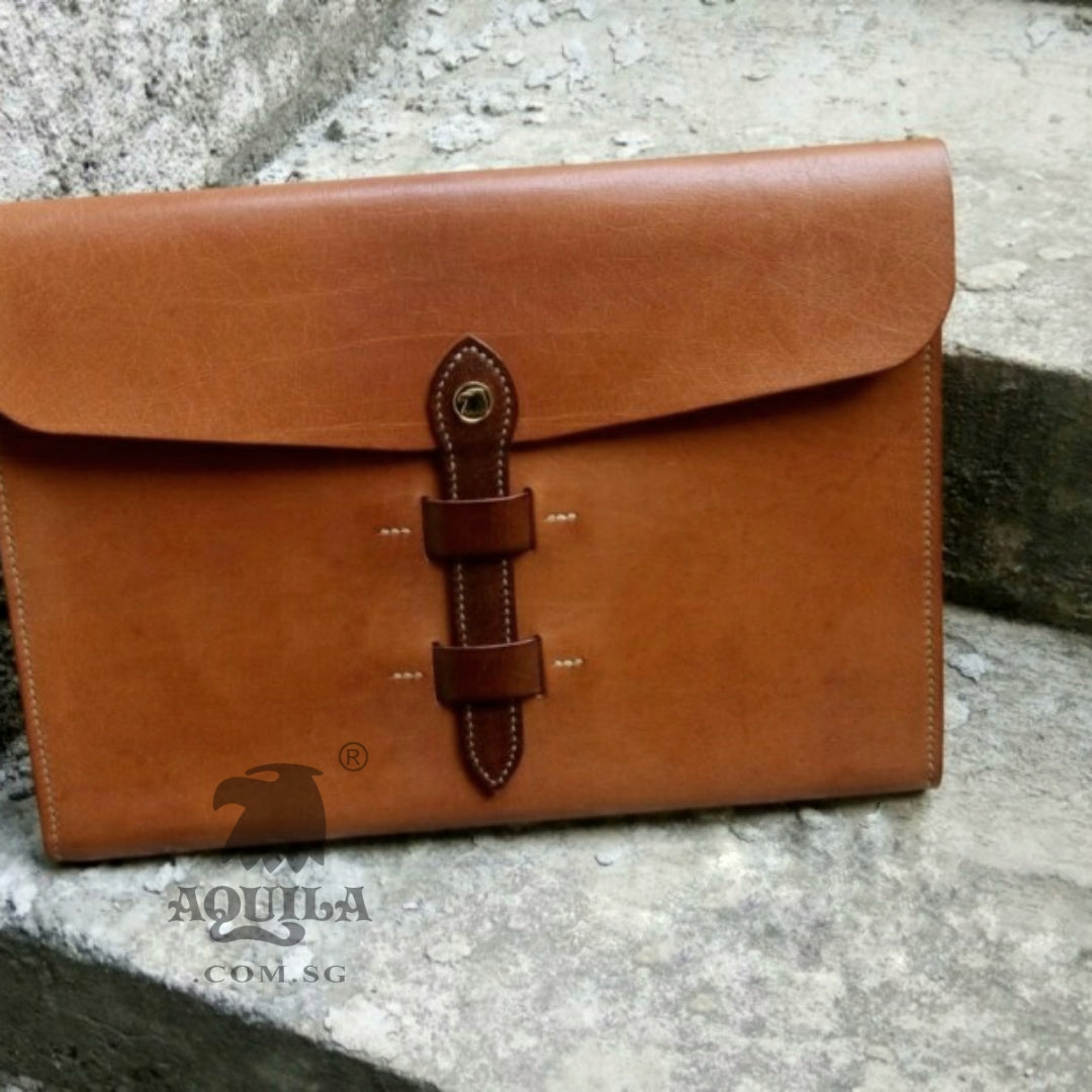 Aquila leather laptop tablet sleeve tan colour veg tanned